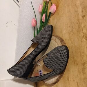 New Jellypop Hawthorne Houndstooth Loafers 8.5 Black Gray